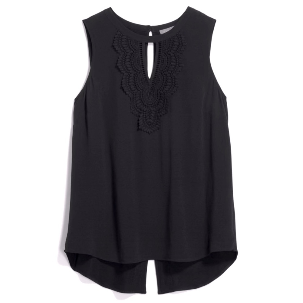 PALE SKY
Quin Keyhole Crochet Top